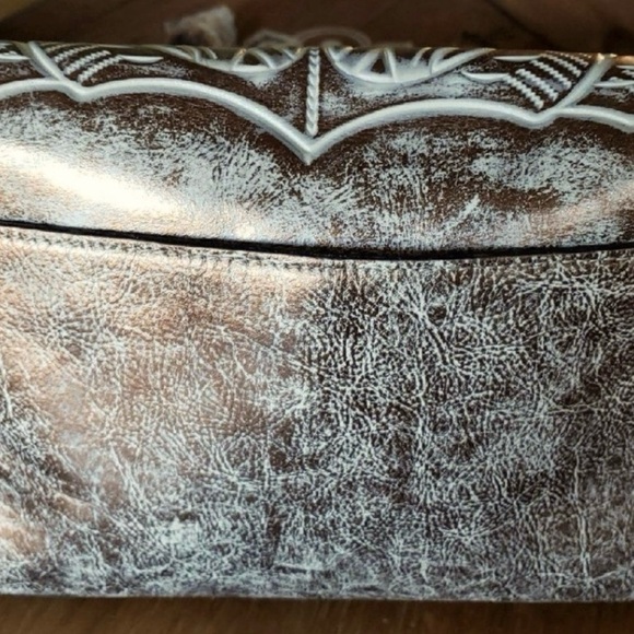 Patricia Nash White w Metallic Crossbody Bag - Picture 6 of 7